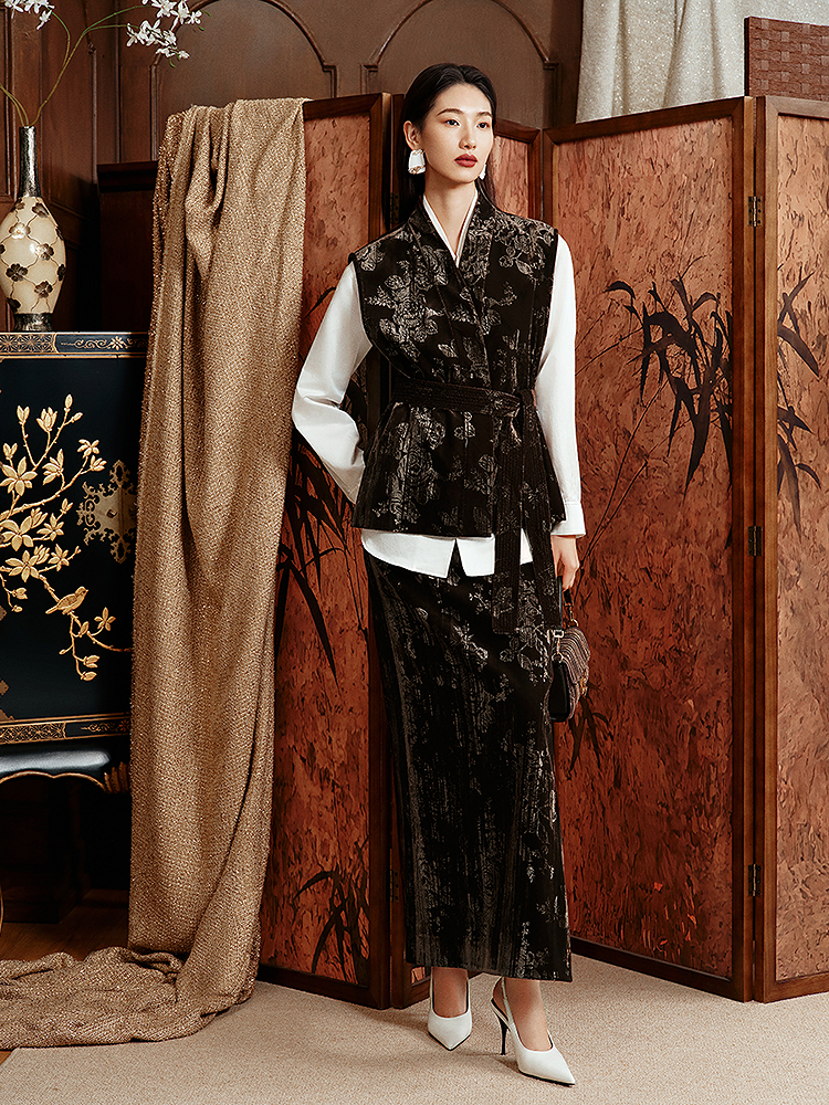 Song of Song歌中歌2026春季新品丝绒烫金马甲5C36101130