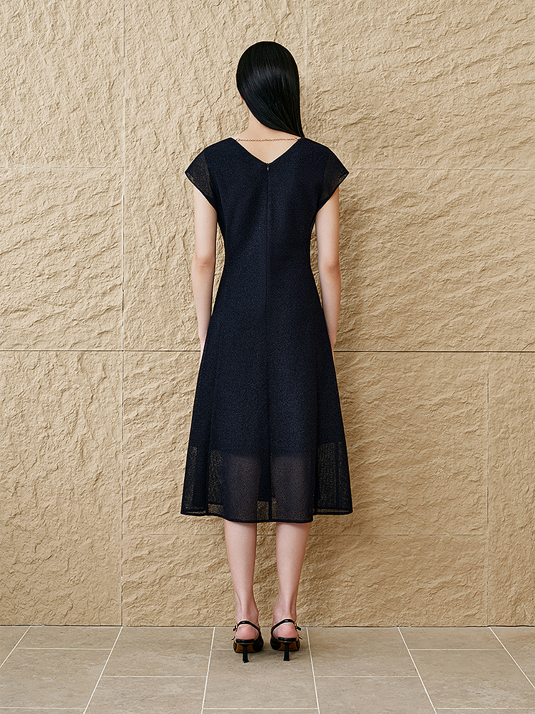 INSUN恩裳专选2025新品时尚V领收腰a字连衣裙9C65105290