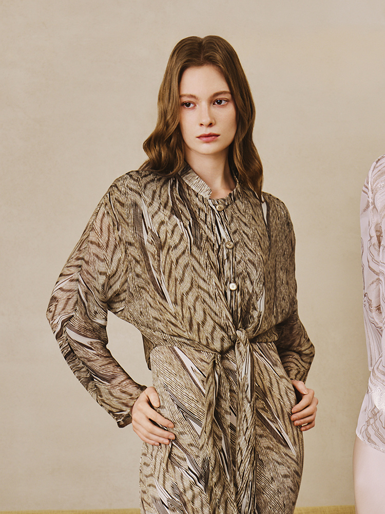 OBBLIGATO奥丽嘉朵2026夏季新款驼色印花衬衫1C36230020