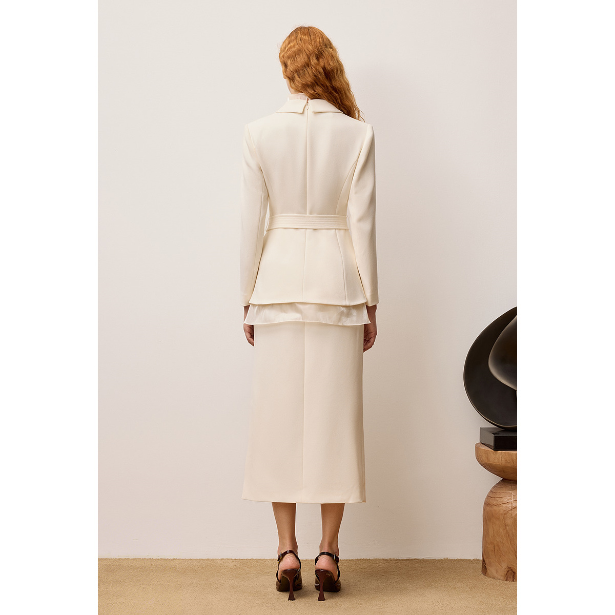 OBBLIGATO奥丽嘉朵2025秋季新品捻纱交织平驳领本布腰带短款上衣1C35370250