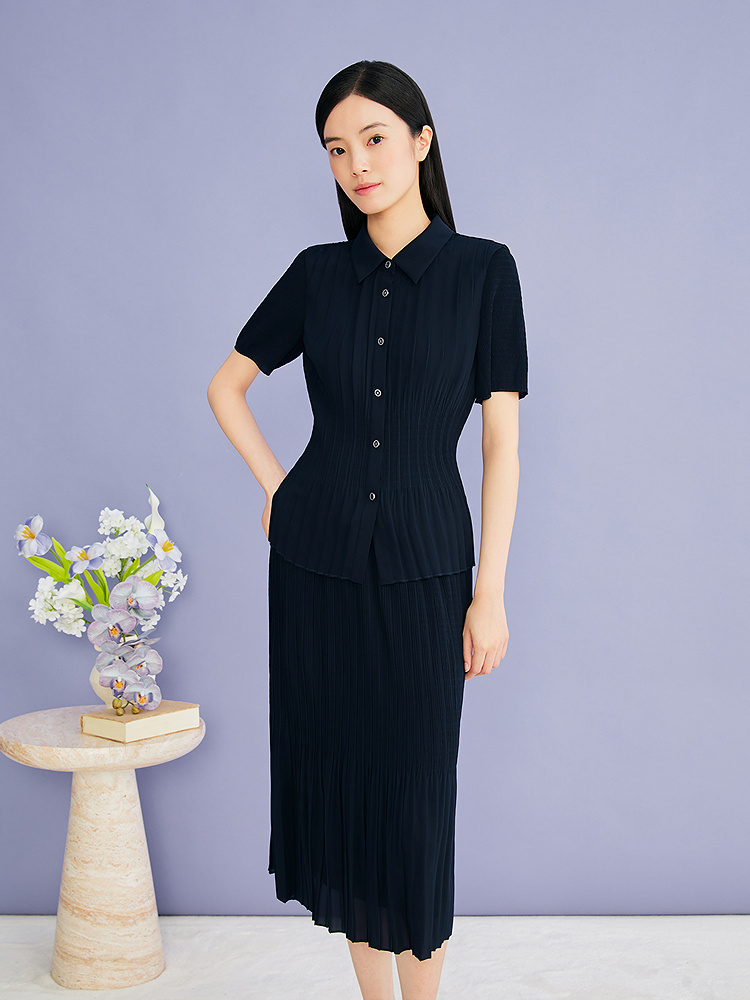 YINER音儿专选2026夏季新款知性优雅通勤翻领重工褶艺减龄衬衫8C66230286