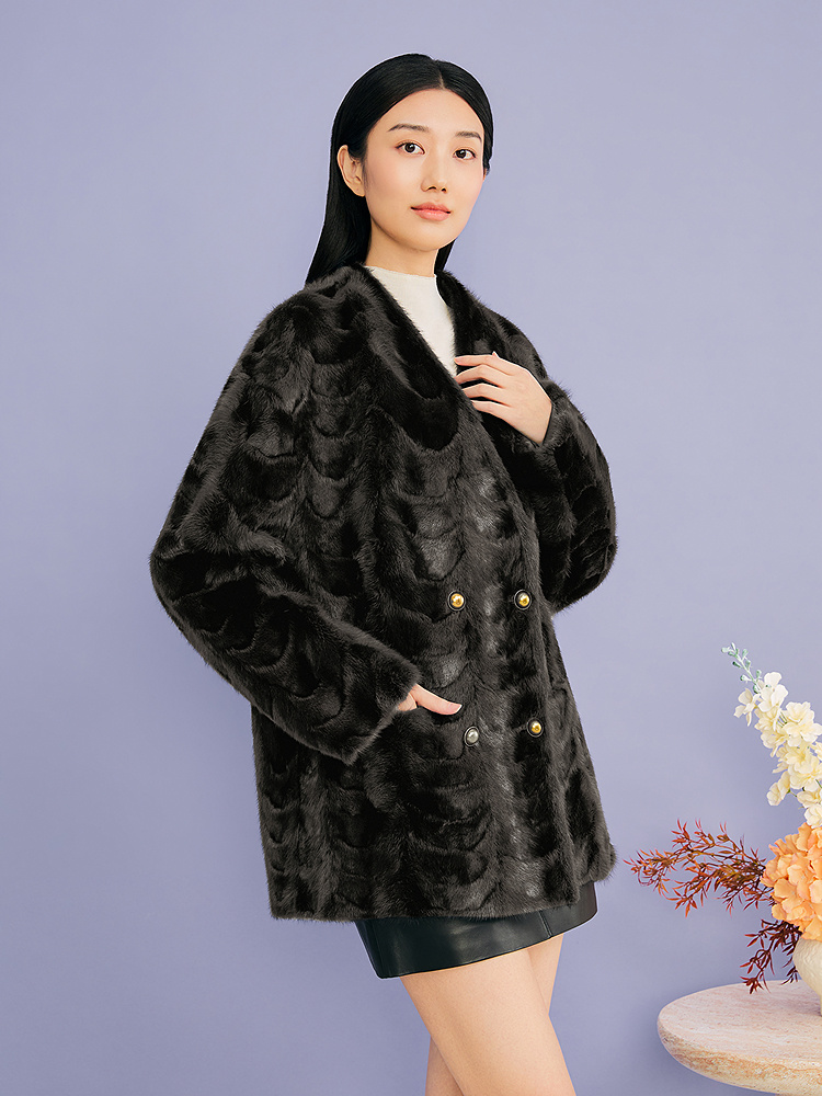 YINER音儿专选2026冬季新款优雅奢感月牙纹拼貂水貂毛皮草外套8C66509296