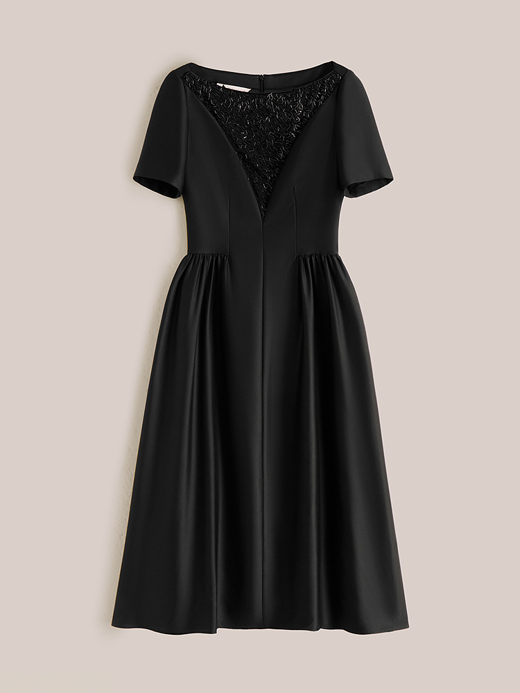 OBBLIGATO奥丽嘉朵2026夏季新款黑色一字肩收腰中长款A字连衣裙1C66205350