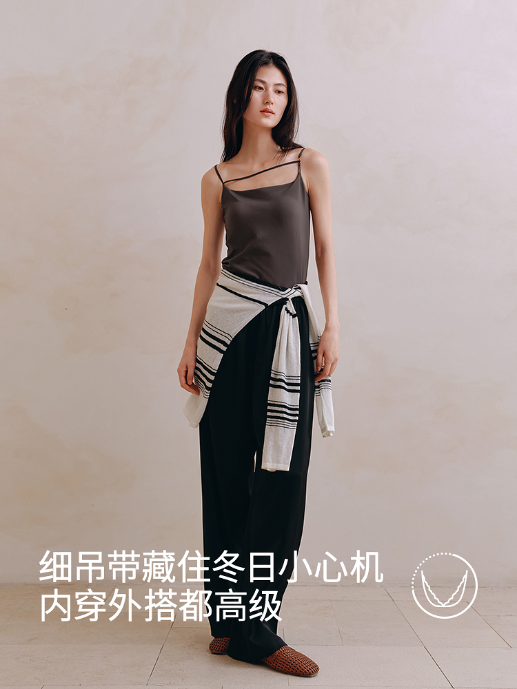 线条设计感带杯吊带背心8J35327110