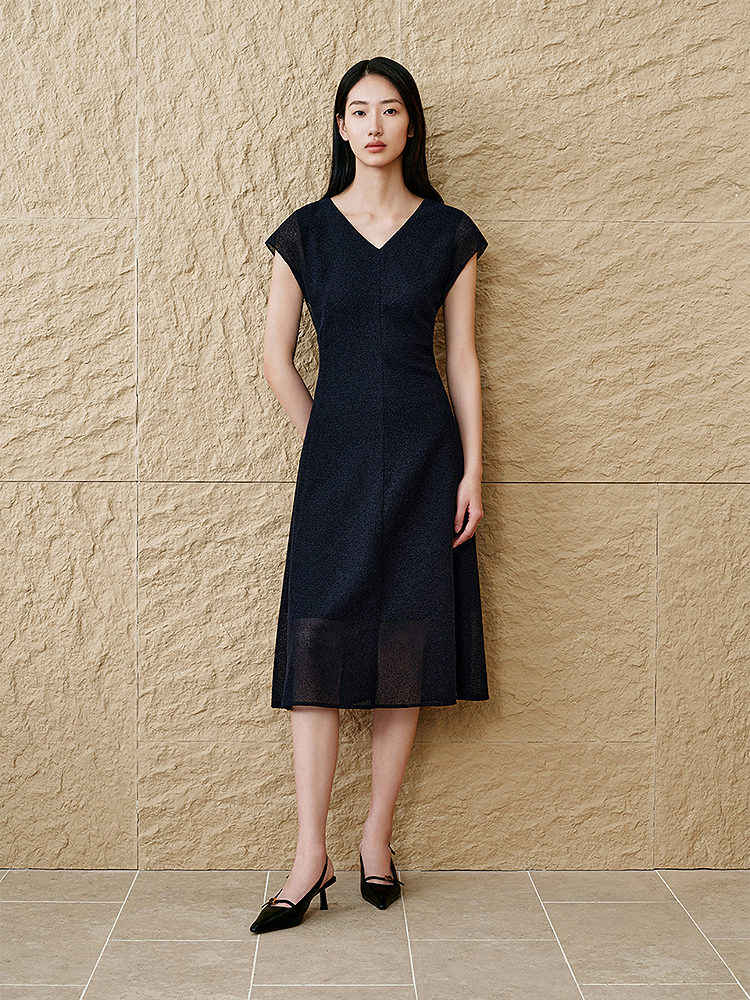 INSUN恩裳专选2025新品时尚V领收腰a字连衣裙9C65105290