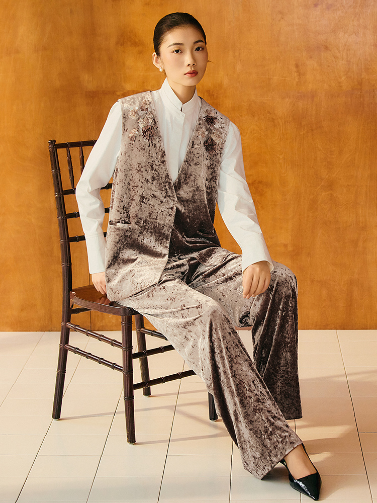 OBBLIGATO奥丽嘉朵2025冬季珠片钉珠钻石冰花丝绒新中式马甲1C35501010