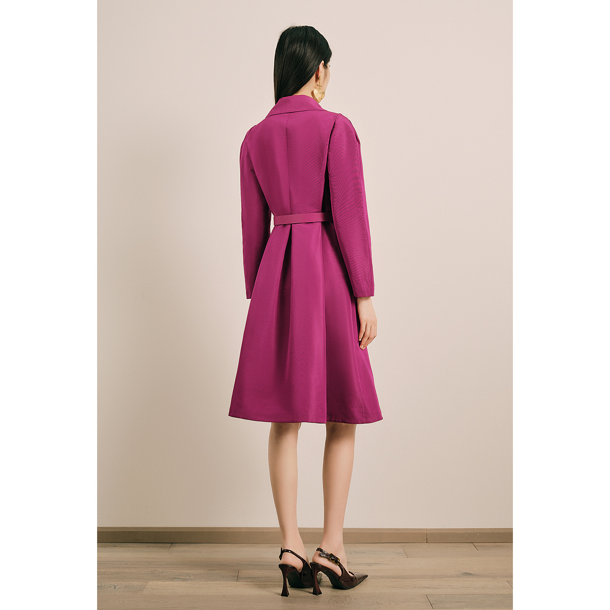 OBBLIGATO奥丽嘉朵2025春季金标樱桃红西装翻领收腰A摆廓形风衣1C35107040