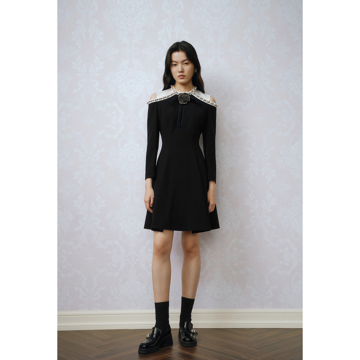 OBBLIGATO奥丽嘉朵2023春季金标黑色烫钻玫瑰领结钉珠三醋酸连衣裙1C33105700