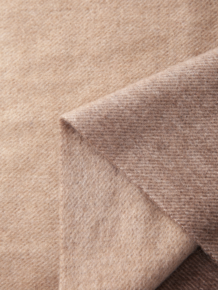 INSUN恩裳商场同款冬季时尚拼色设计羊毛羊绒混纺保暖气质围巾9C32590070