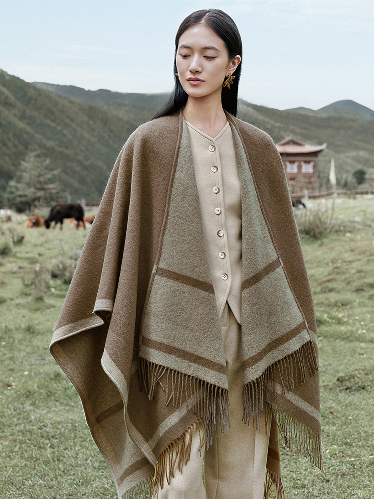 YINER音儿2025冬季新款法式松弛感百搭撞色流苏柔软纯羊毛围巾