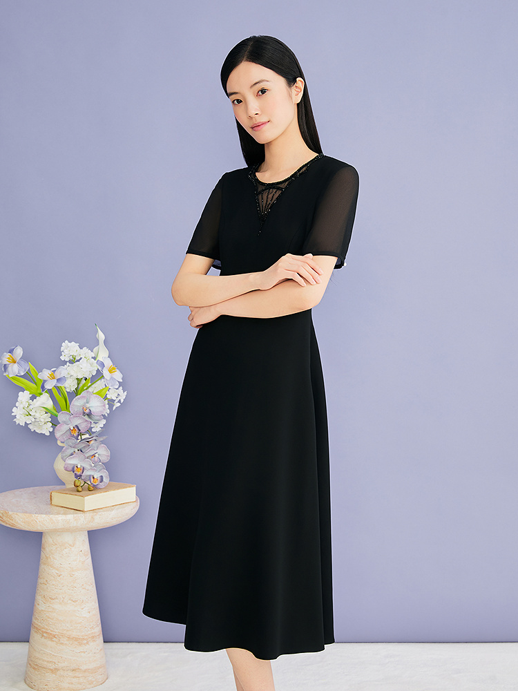 YINER音儿专选2026夏季新款优雅钉珠装饰圆领醋酸混纺收腰连衣裙8C66205476