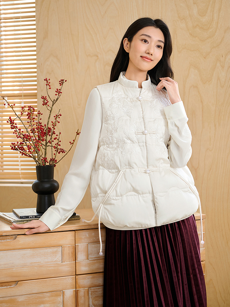 YINER音儿新品26年秋冬羽绒服马甲8236108318