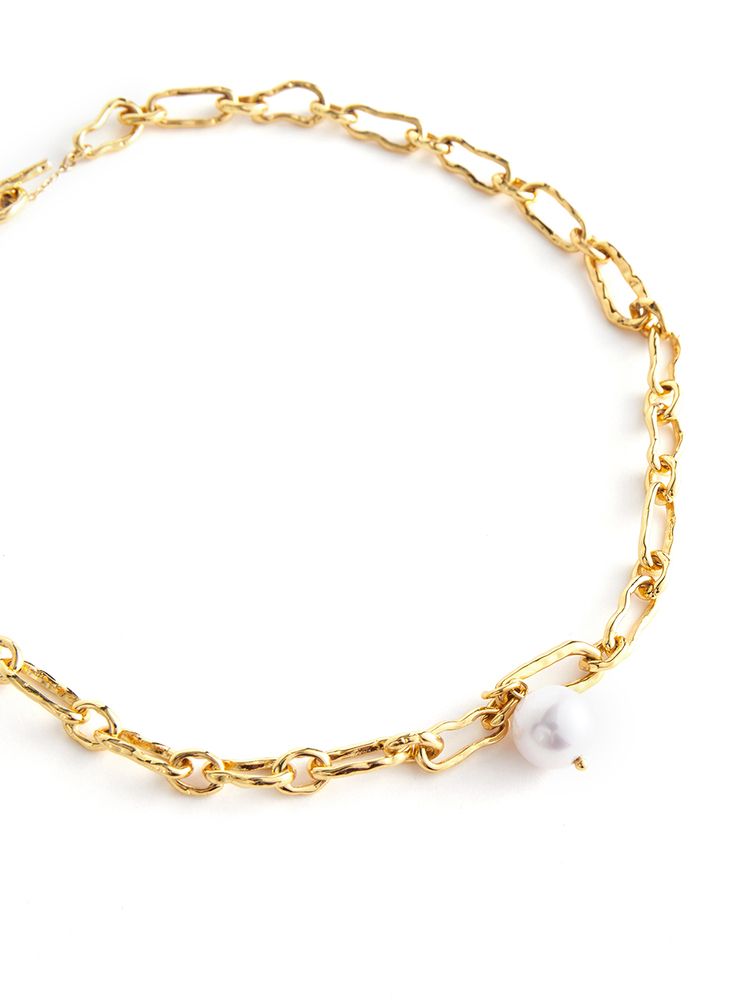 INSUN恩裳2024夏装时尚金色珍珠点缀项链9C34296010