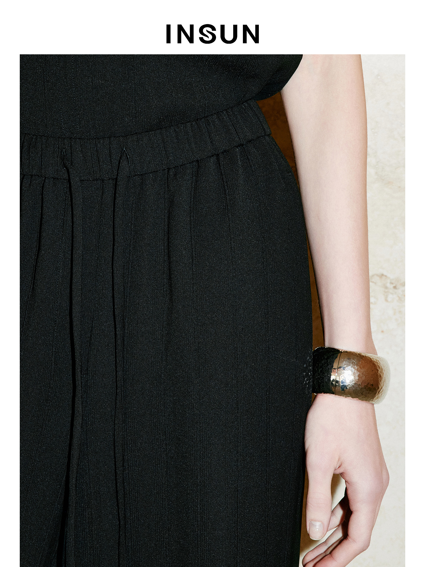 INSUN恩裳专选2026夏季通勤风百搭直筒型慵懒感休闲裤9C66220010