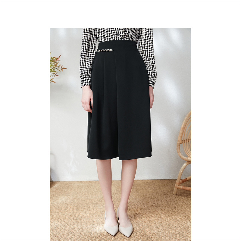 音儿美地女装2023春季新款半身裙LC63150270