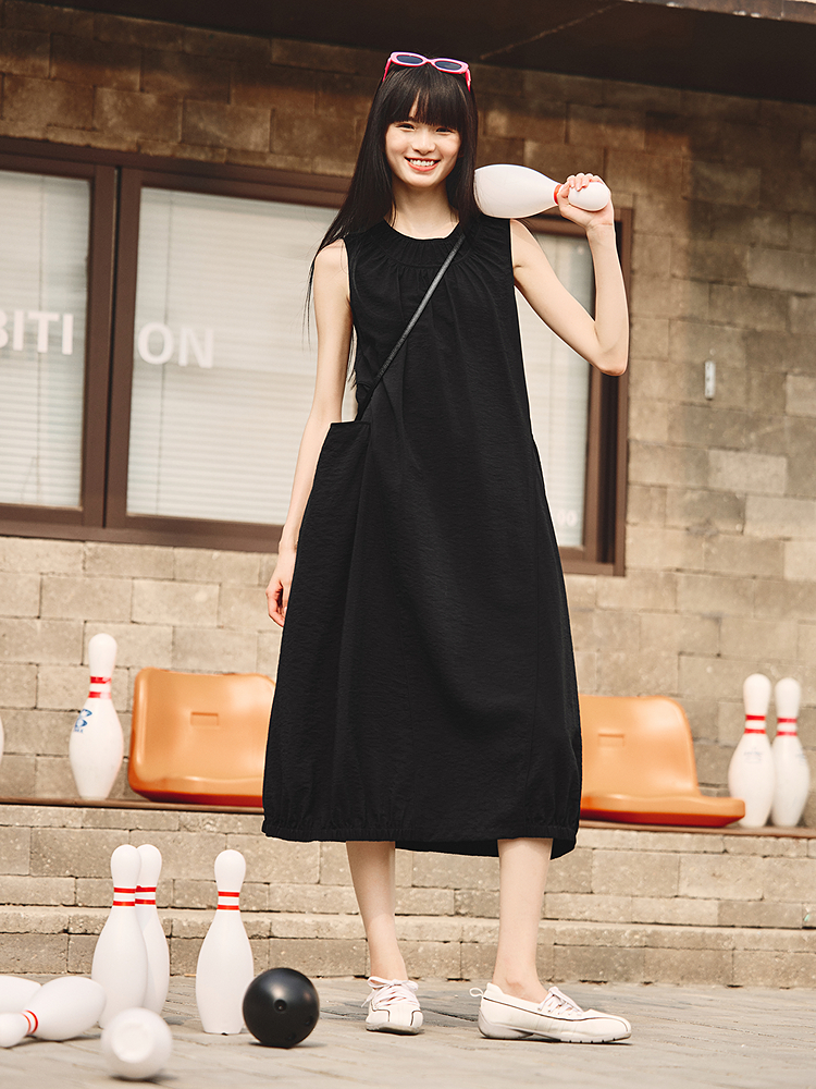 ToyzY2025夏季丝滑减龄高级感轻趣廓形连衣裙ZC35205560