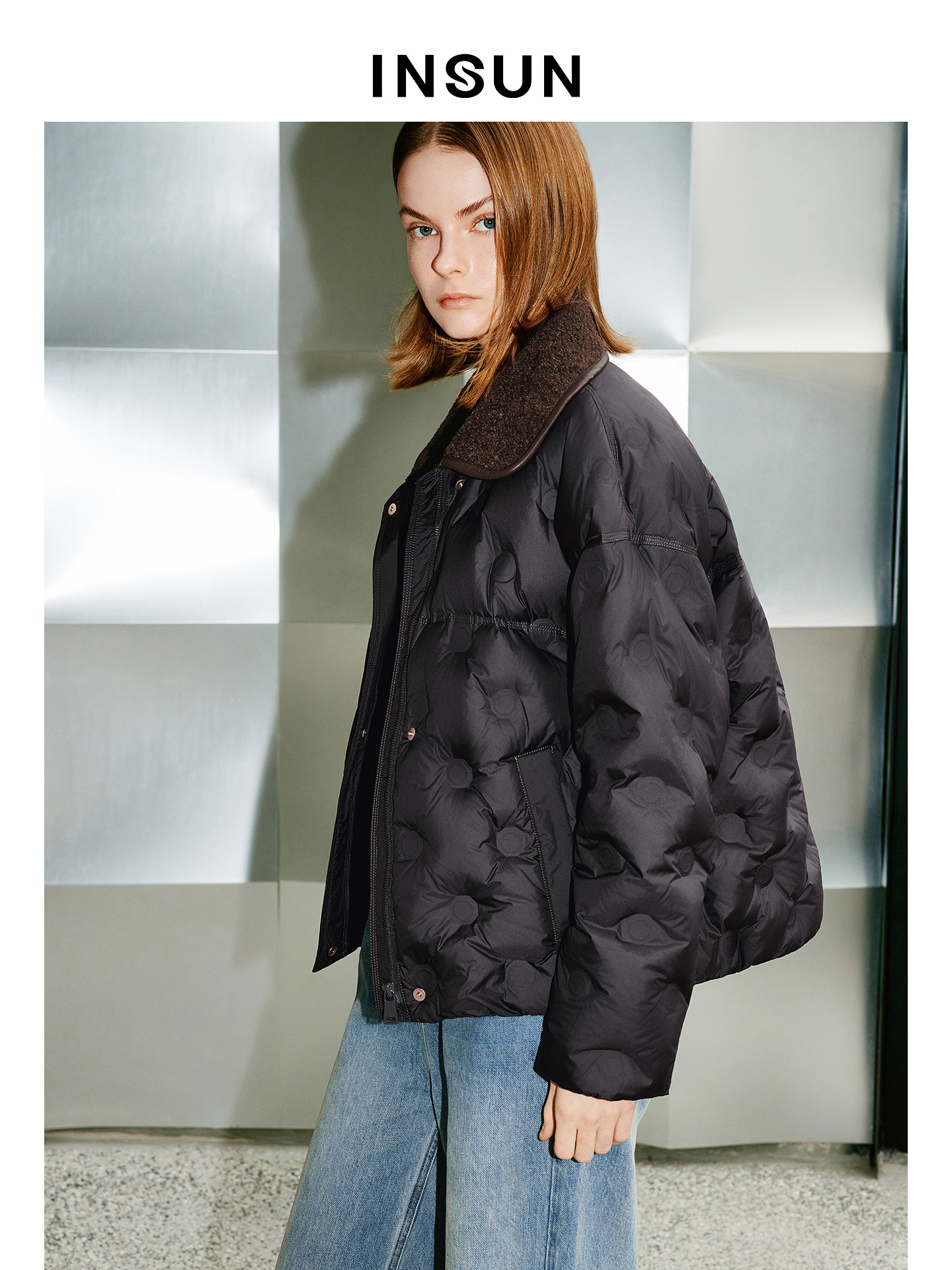 INSUN恩裳专选2026春季皮毛一体翻领落肩袖鹅绒短款羽绒服9C66108570