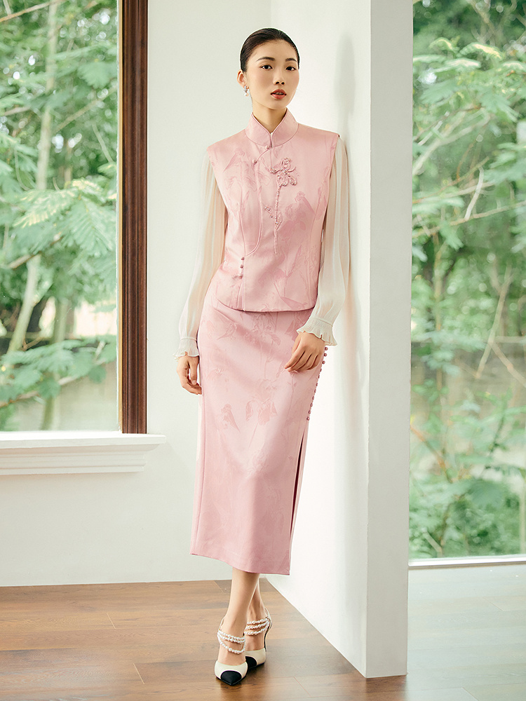 OBBLIGATO奥丽嘉朵2025冬季真丝里布新中式立领刺绣钉珠马甲1C35501040