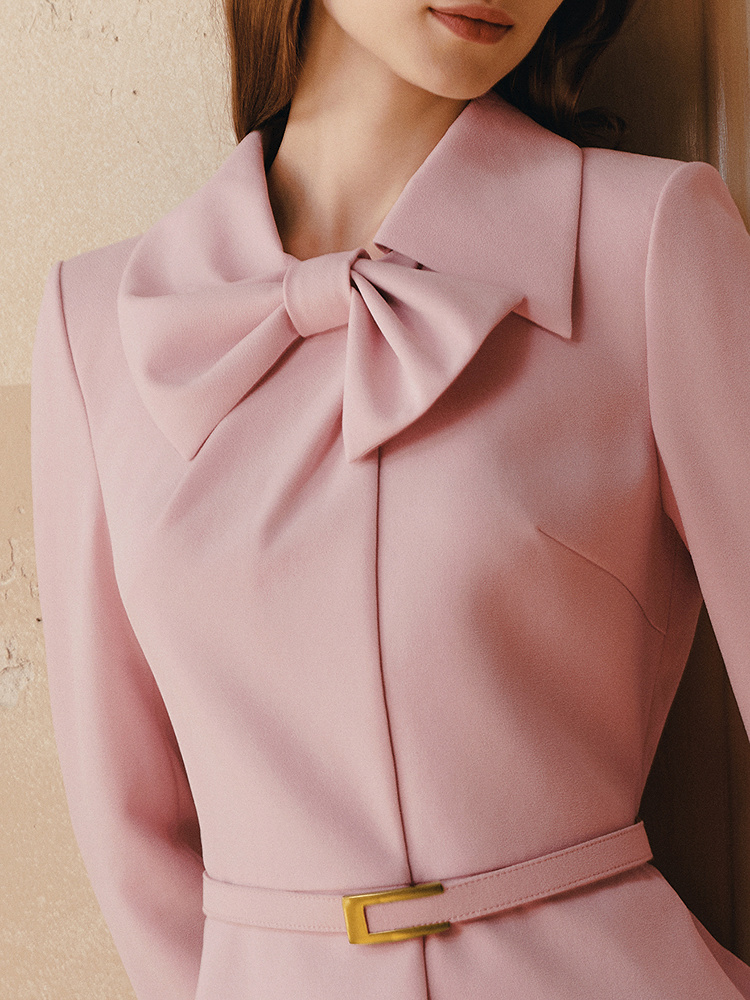 OBBLIGATO奥丽嘉朵2026春季新款醋酸混纺浅粉色蝴蝶结领收腰西装上衣1C66170060