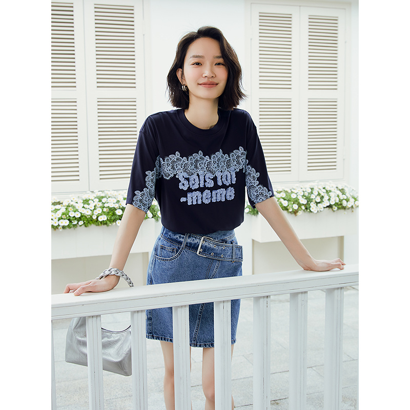 Goodland美地女装2025夏季蕾丝印花圆领落肩宽松短袖T恤LC35260560