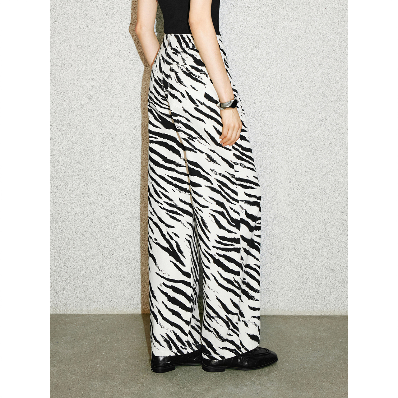 COVERINS2026夏季新款黑白斑马纹牛仔裤直筒阔腿裤CC36220150