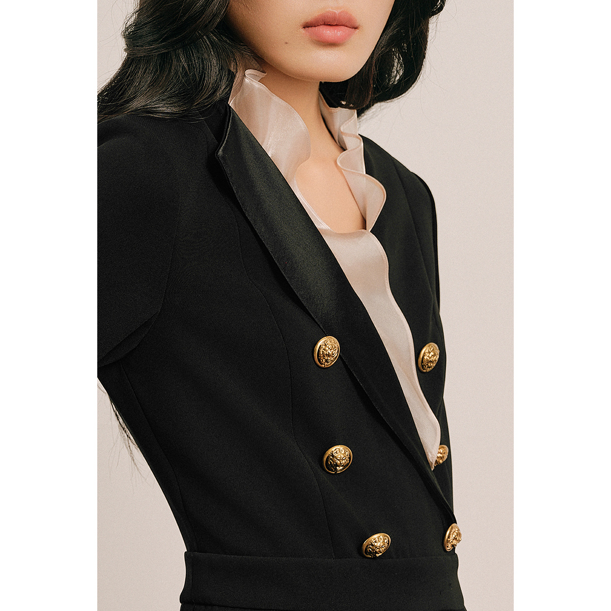 OBBLIGATO奥丽嘉朵2025秋季新品V领荷叶边中古扣收腰连体裤1C35302060
