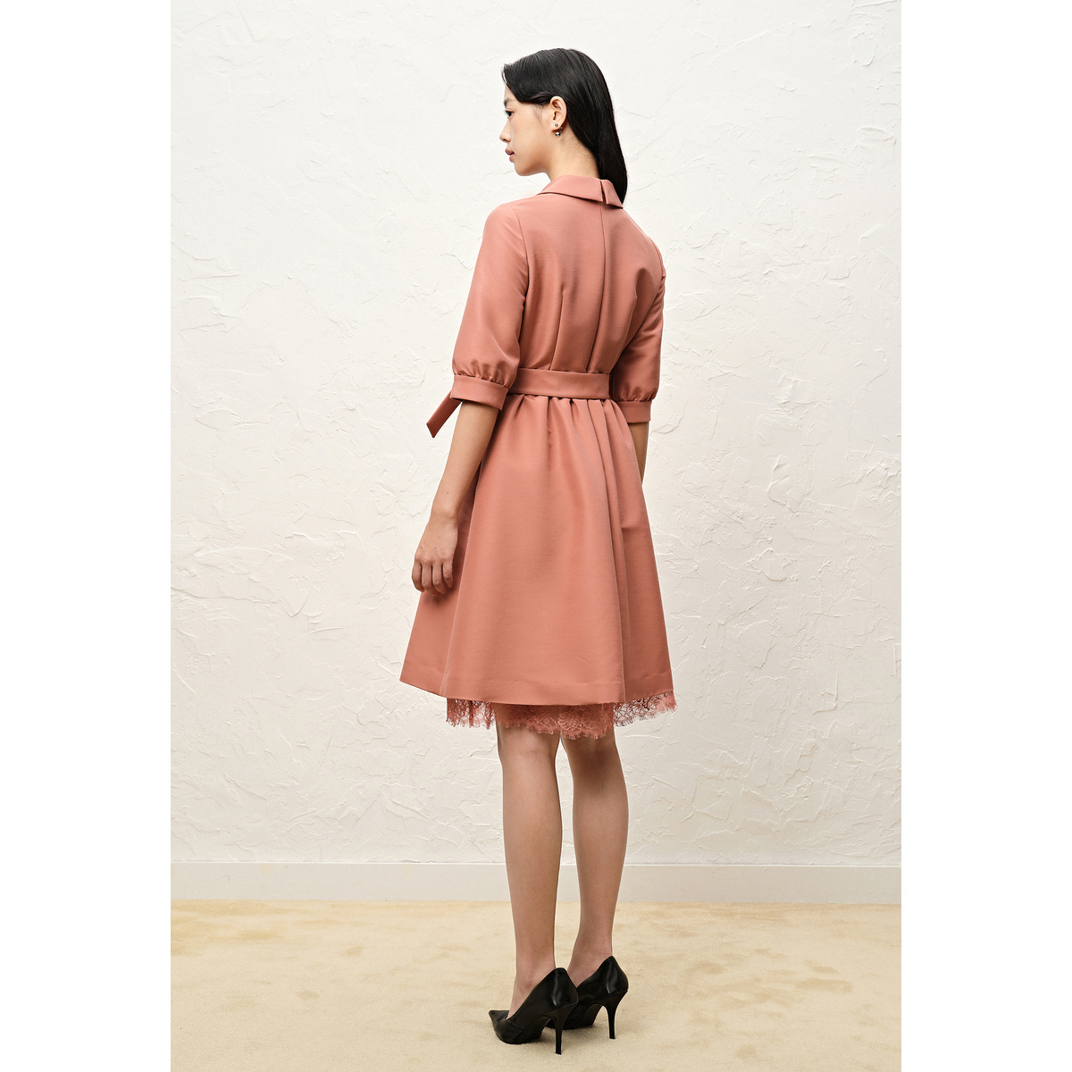 OBBLIGATO奥丽嘉朵2022冬季粉色蕾丝边设计拼接羊腿袖收腰百搭连衣裙1C62505490