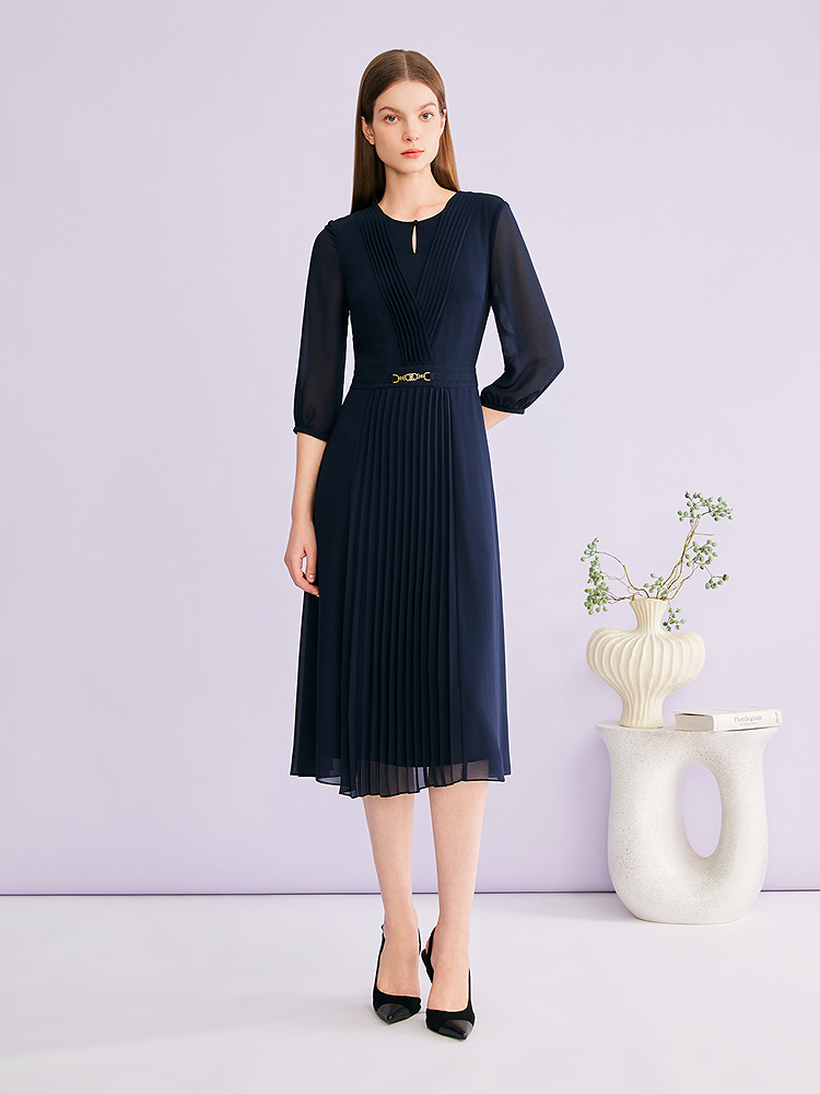 YINER音儿专选2026夏季新款时尚优雅镂空圆领风琴褶收腰连衣裙8C66205076