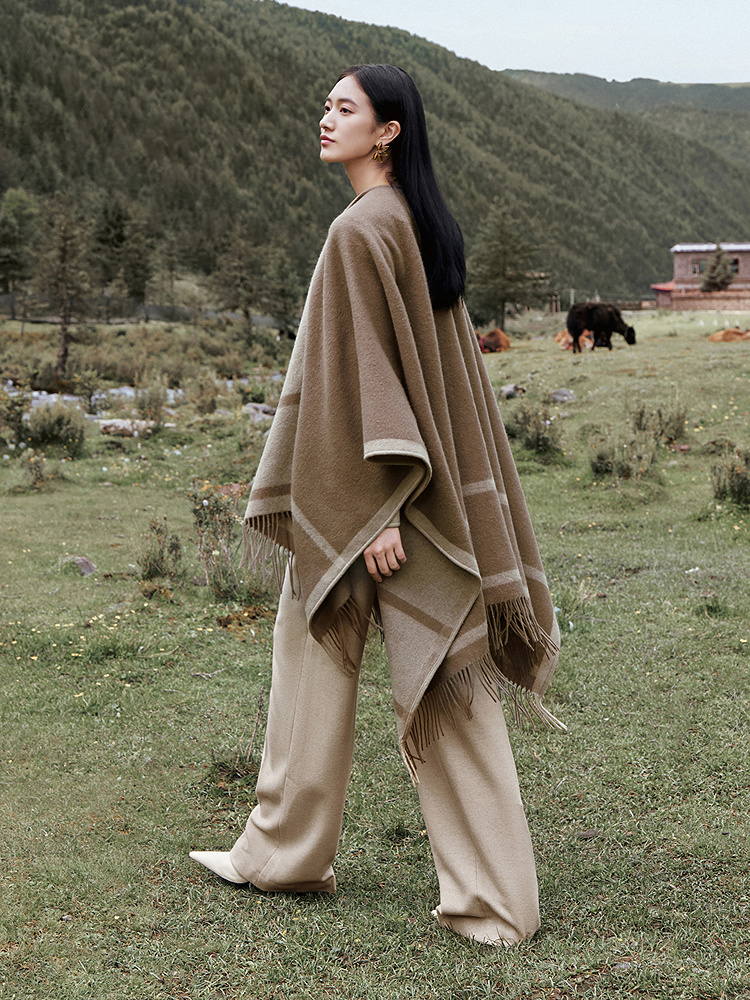 YINER音儿2025冬季新款法式松弛感百搭撞色流苏柔软纯羊毛围巾