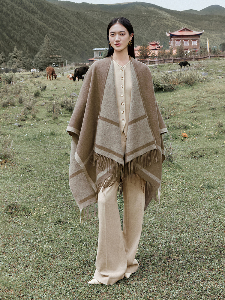 YINER音儿2025冬季新款法式松弛感百搭撞色流苏柔软纯羊毛围巾