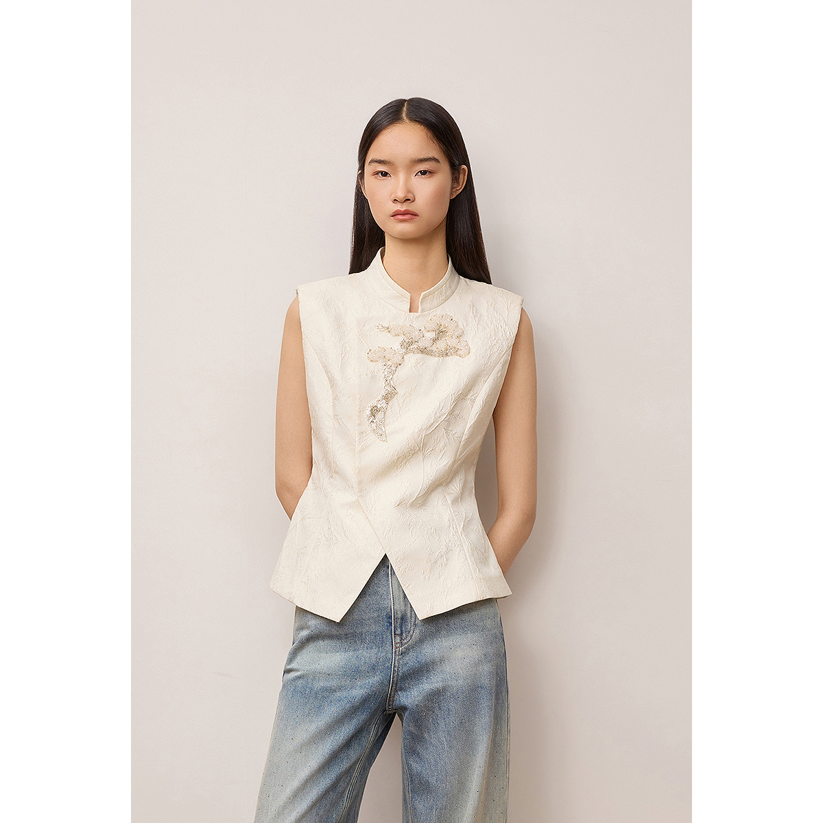 OBBLIGATO奥丽嘉朵2025秋季新品新中式立领提花树状珠绣无袖外套1C35310180