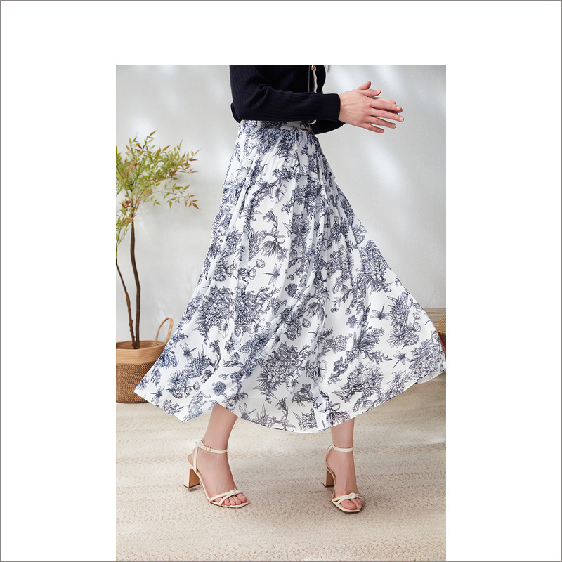 音儿美地女装2023春季新款半身裙LC33150148