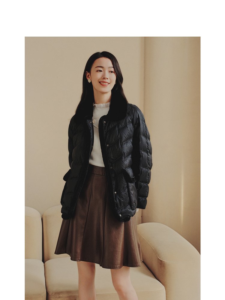 【摩登中式】YINER音儿专选女装冬季时尚短款兔毛翻领羽绒服8C64508338