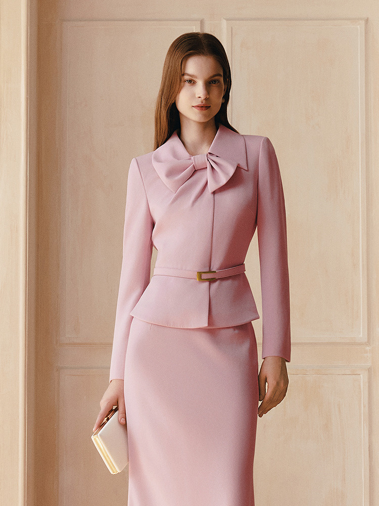 OBBLIGATO奥丽嘉朵2026春季新款醋酸混纺浅粉色蝴蝶结领收腰西装上衣1C66170060