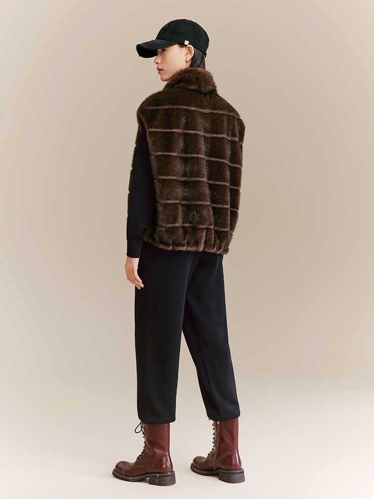 XII BASKET十二篮商场25冬咖色贵气感宽松环保皮草马甲7C35501030