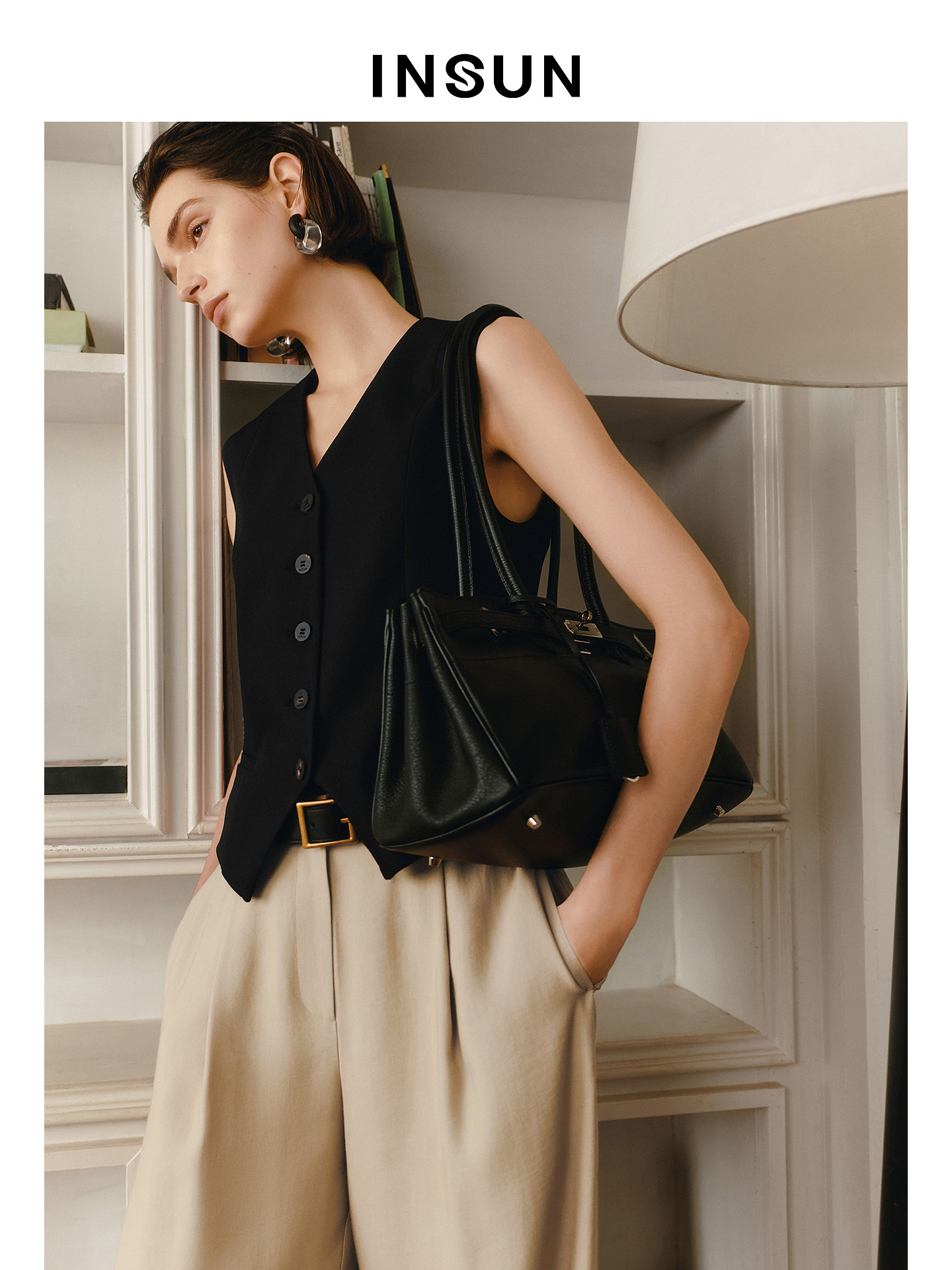 INSUN恩裳2026夏季通勤风收腰显瘦肌理感马甲9C36201130