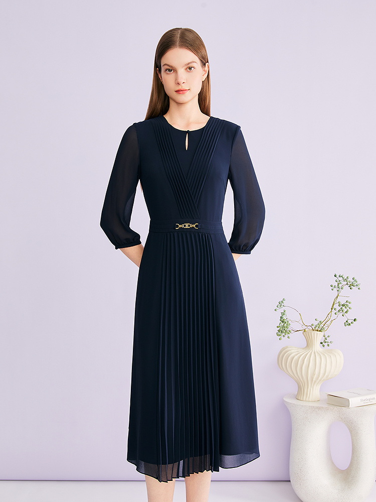 YINER音儿专选2026夏季新款时尚优雅镂空圆领风琴褶收腰连衣裙8C66205076