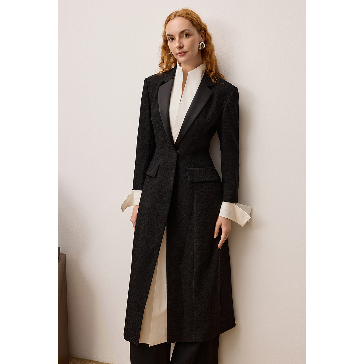 OBBLIGATO奥丽嘉朵2025秋季新品黑色挺括垂坠醋酸缎面西装领风衣1C35307050