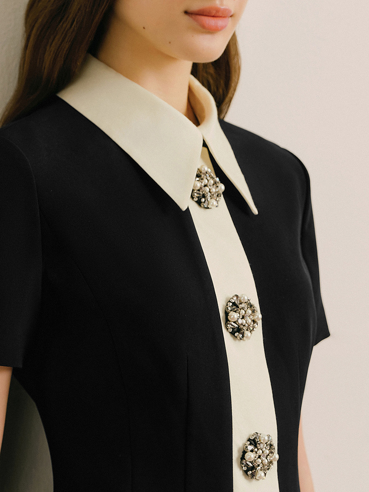 OBBLIGATO奥丽嘉朵专选2025夏季新品尖领撞色绣花扣收腰连衣裙1C65205450