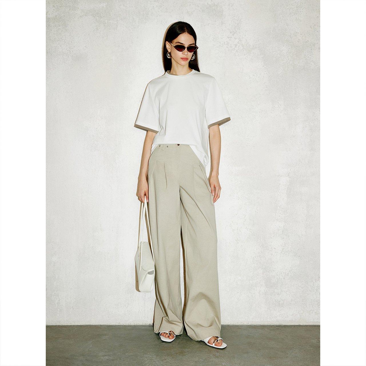 COVERINS2026夏季新款浅卡其宽松亚银铆钉褶裥阔腿裤CC36220040