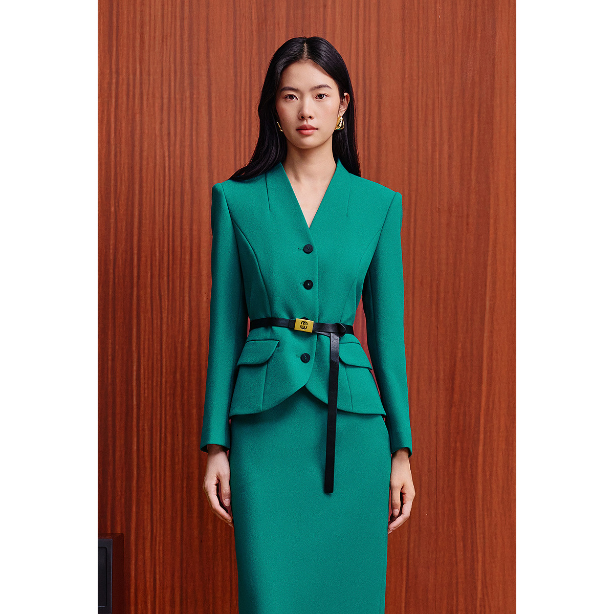 OBBLIGATO奥丽嘉朵2025秋冬季新品优雅气质v领腰带通勤百搭外套1C65510120