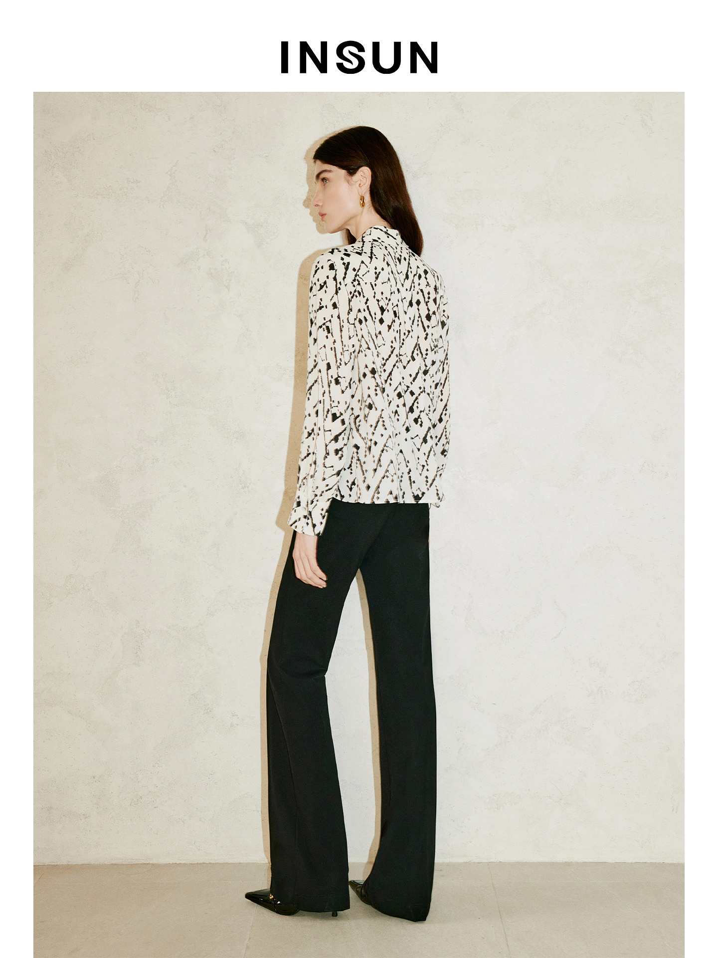 INSUN恩裳专选2026春季高腰修身显瘦四面弹微喇叭西裤9C66120180