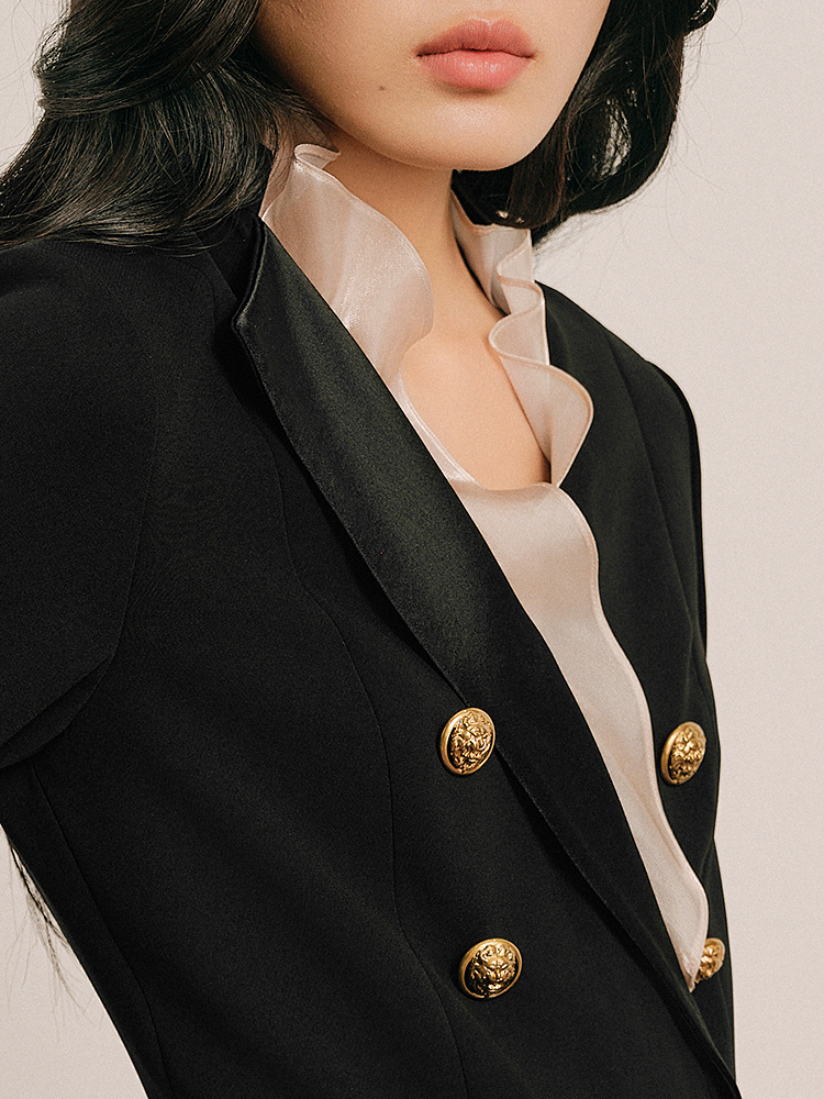 OBBLIGATO奥丽嘉朵2025春季金标黑色荷叶边领口狮子元素中古扣连体裤1C35102080