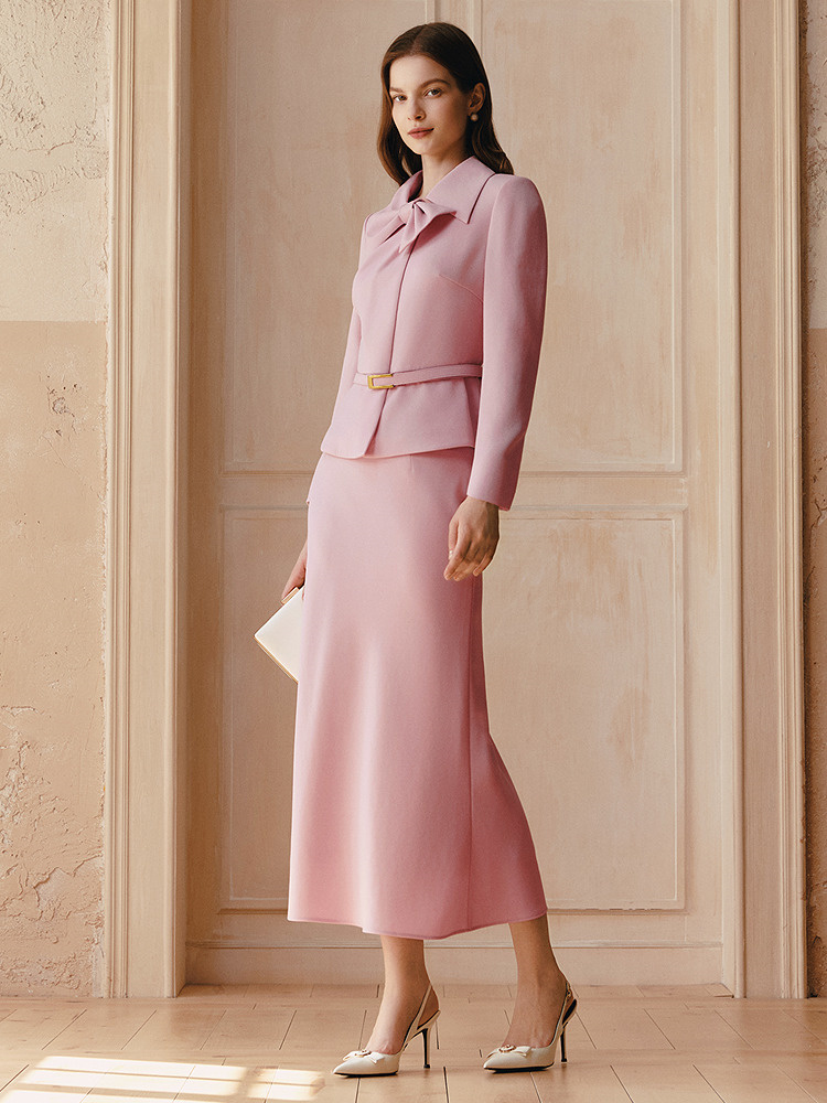 OBBLIGATO奥丽嘉朵2026春季新款醋酸混纺浅粉色蝴蝶结领收腰西装上衣1C66170060