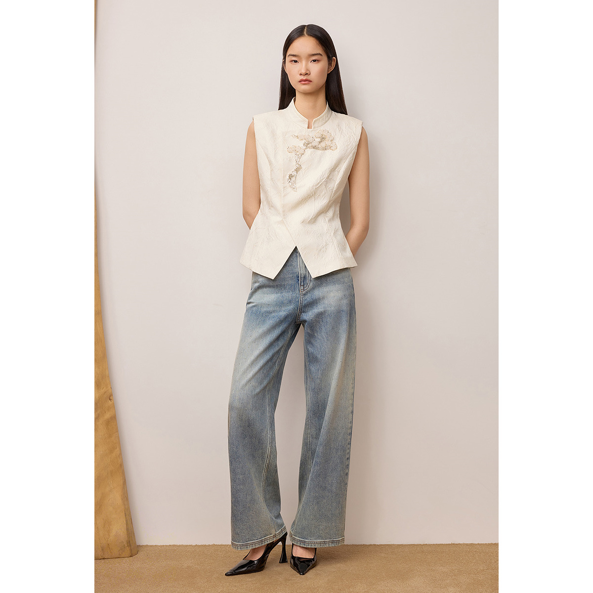 OBBLIGATO奥丽嘉朵2025秋季新品新中式立领提花树状珠绣无袖外套1C35310180