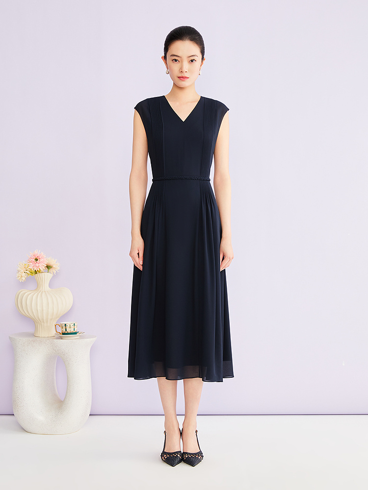 YINER音儿专选2026夏季新款优雅V领重工褶艺收腰无袖雪纺连衣裙8C66205316