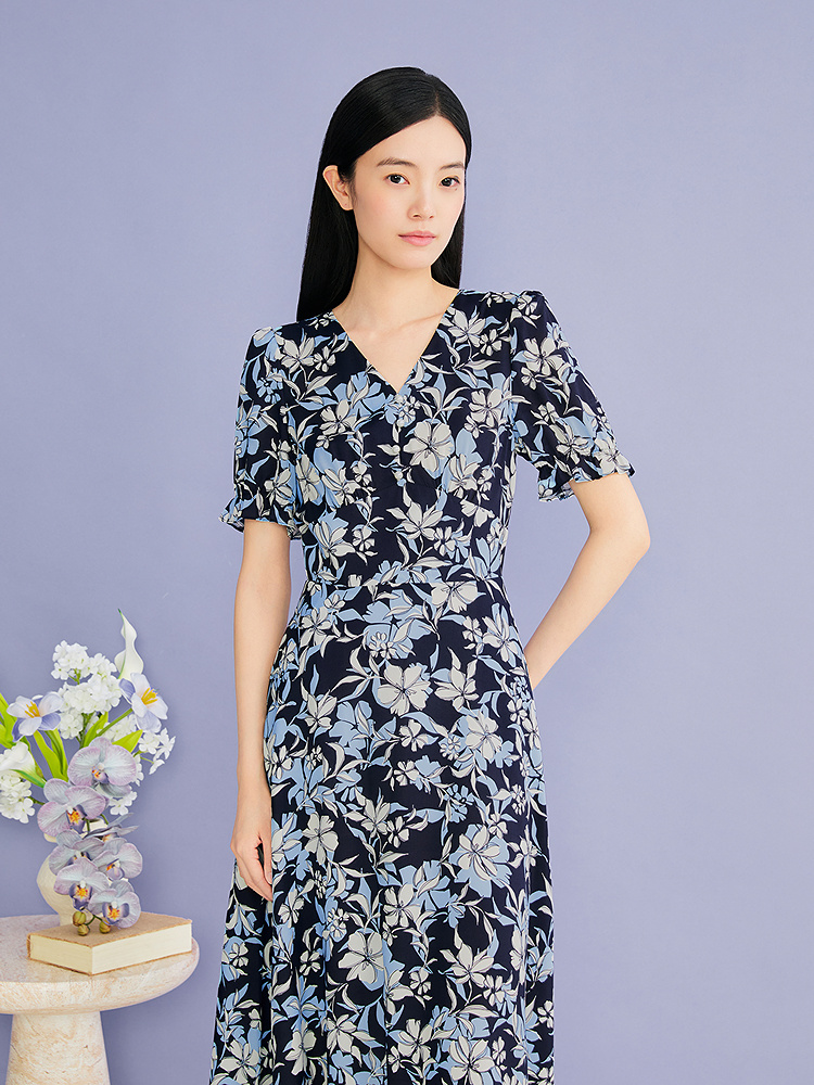 YINER音儿专选2026夏季新款优雅度假风艺术印花桑蚕丝混纺连衣裙8C66205916