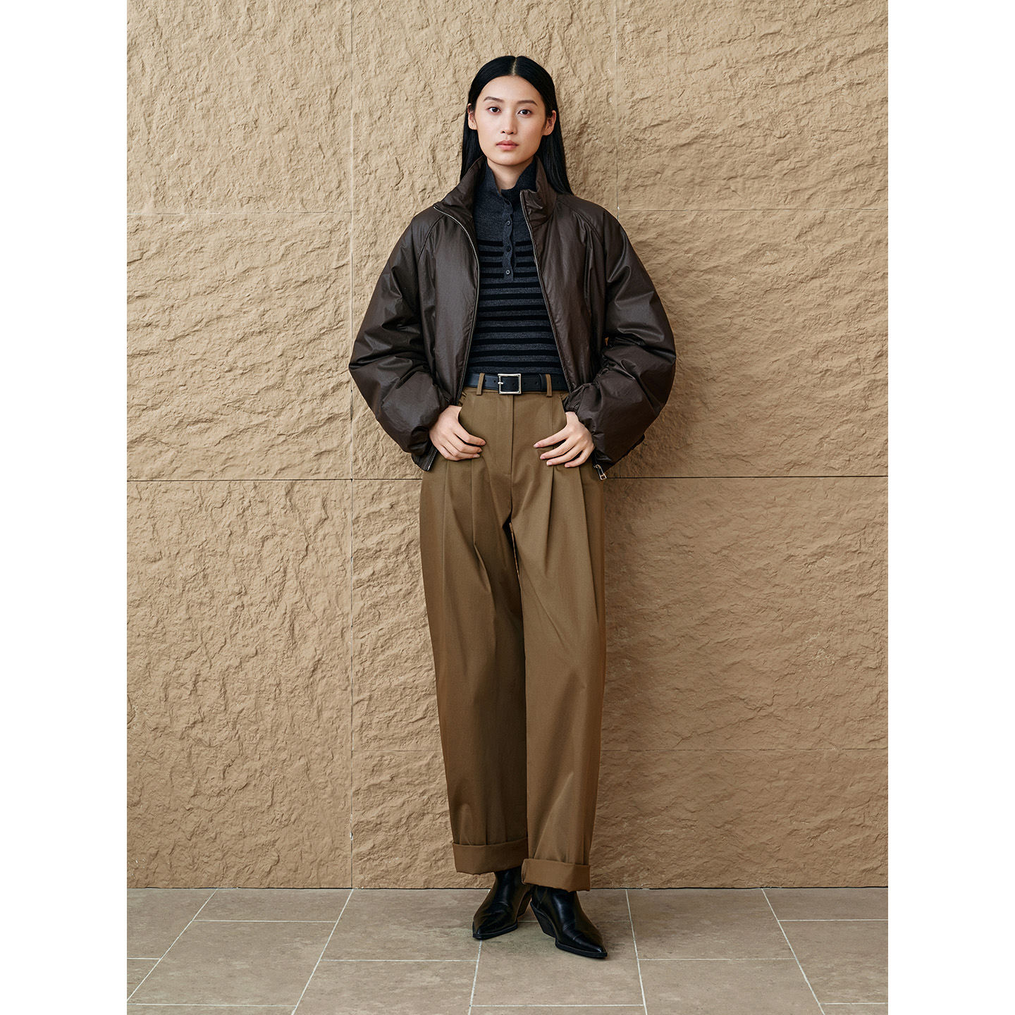 INSUN恩裳专选2025冬季立领抽褶宽松鹅绒羽绒服9C65508580