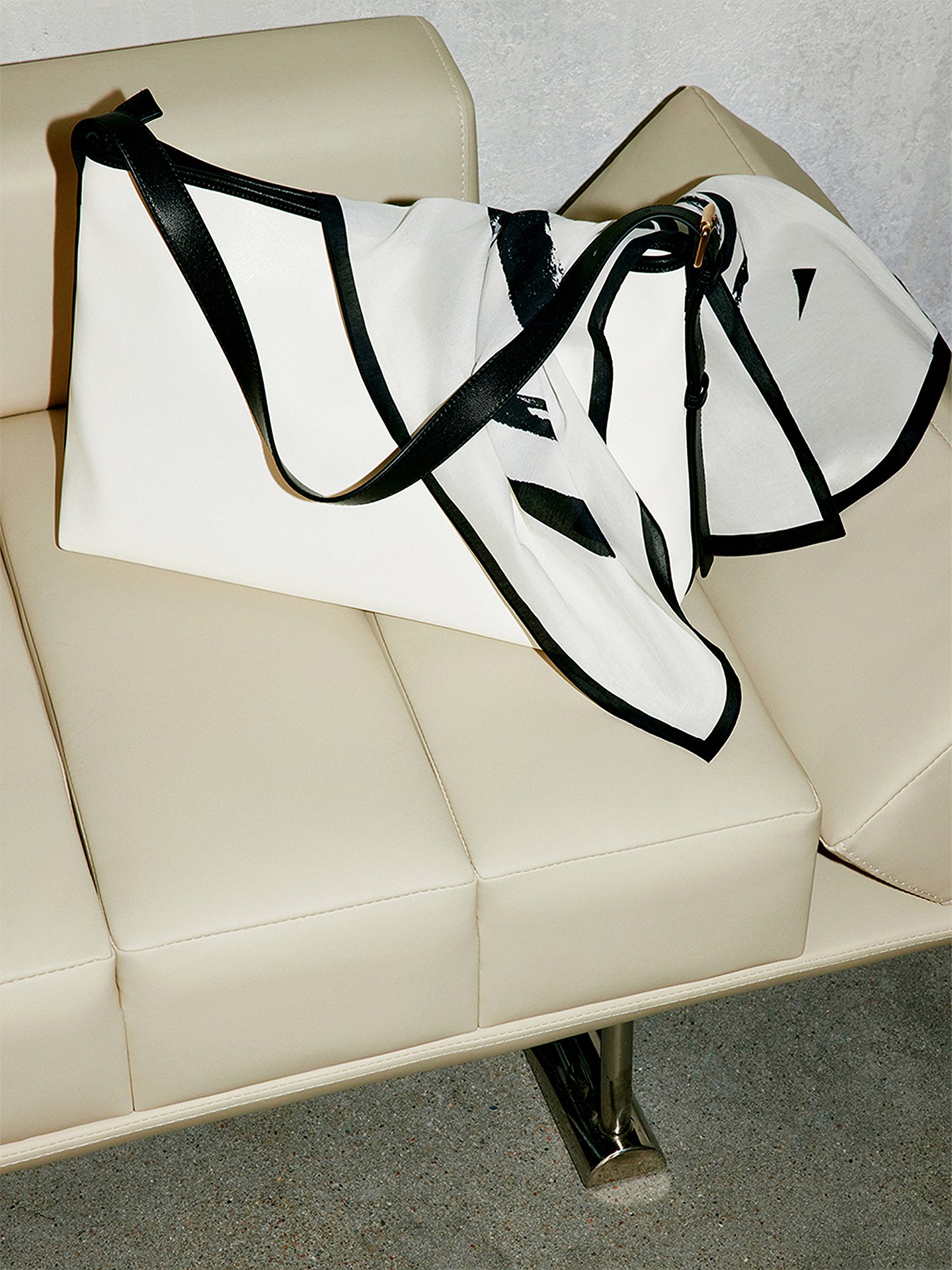 COVERINS2026夏新款白色牛皮革单肩包手拎包CC36291020