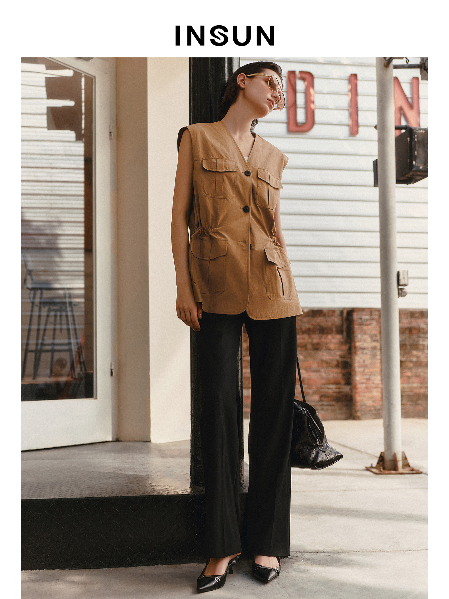 INSUN恩裳2026春季休闲百搭直筒型肌理感西裤9C36120180